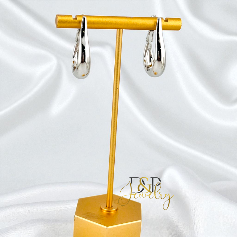 SILVER PLAIN SHINY DESIGN HOOP EARRING HP835
