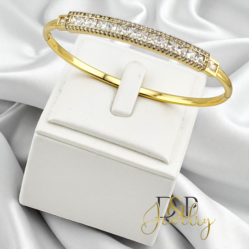 14 WHITE STONE BANGLE BRACELET BR833