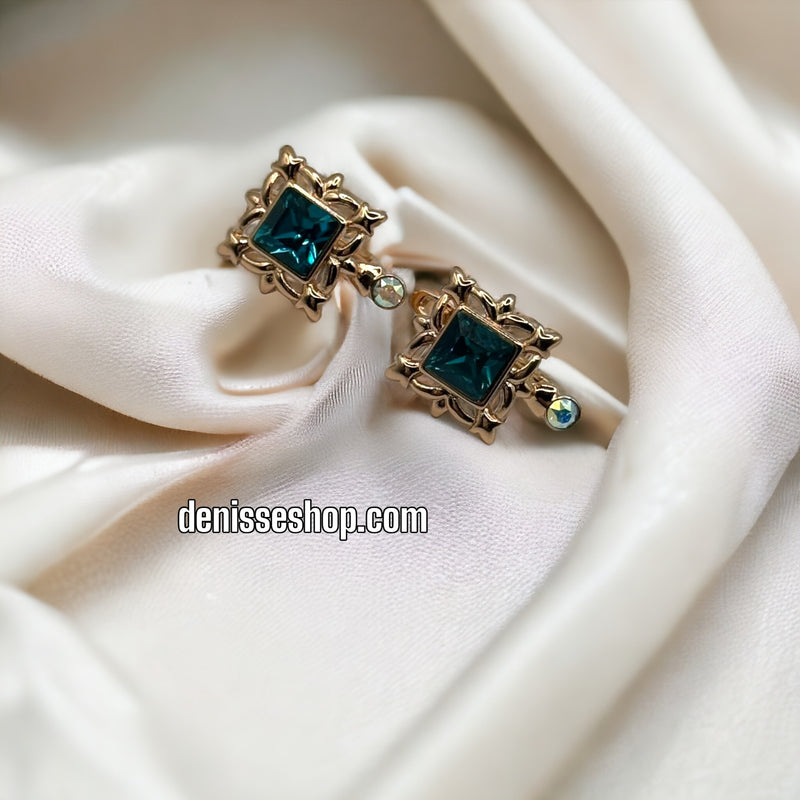 18k Blue Stone Earrings E327