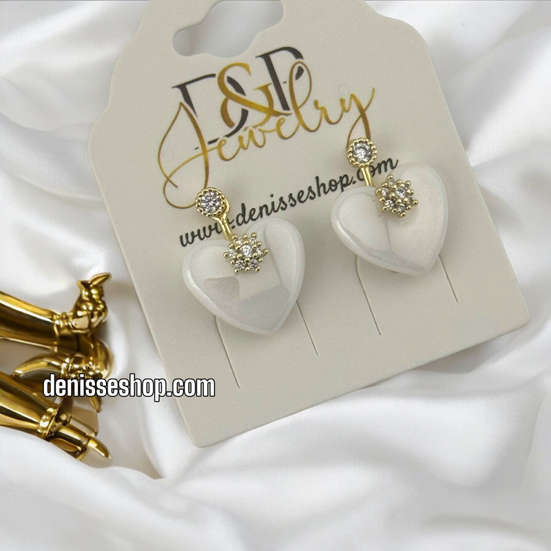 14K WHITE HEART EARRING E641