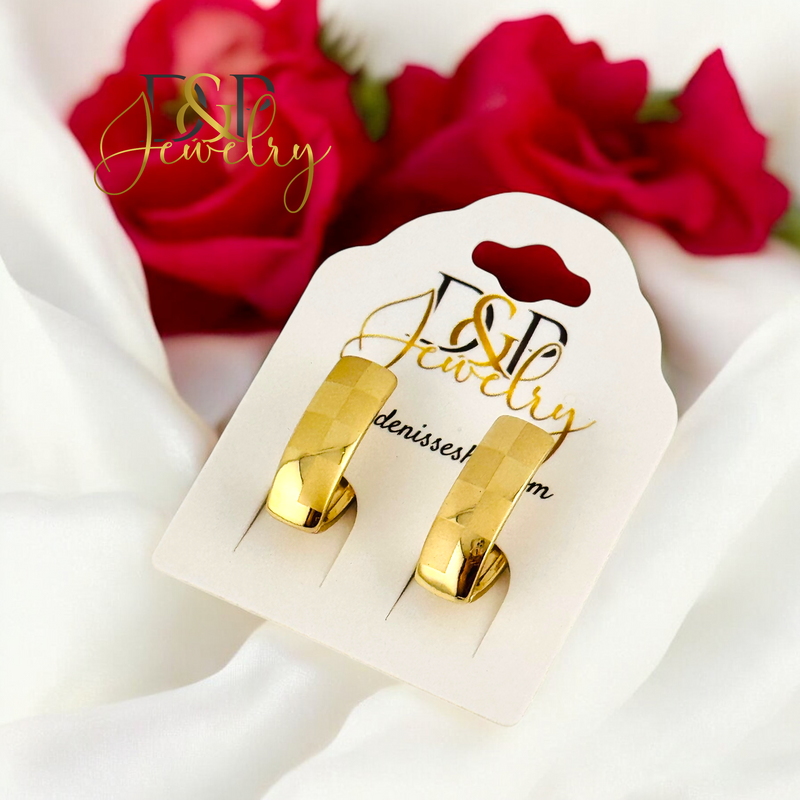 14K OVAL GOLD HOOP HP704