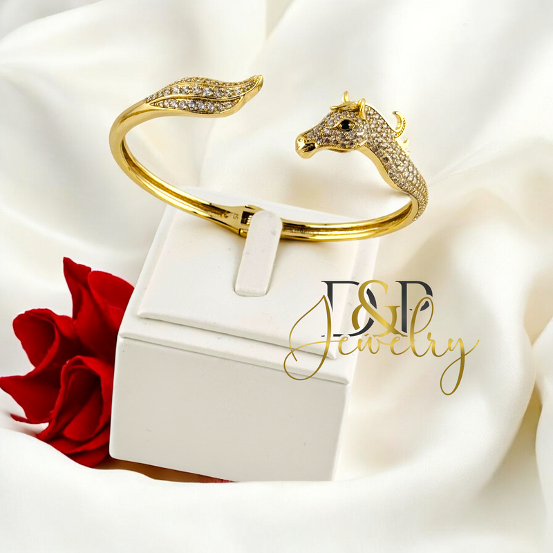 14K UNICORN BANGLE BRACELET BR759