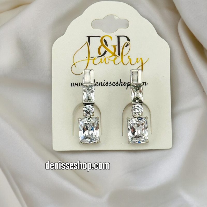 SILVER WHITE STONE EARRINGS E548