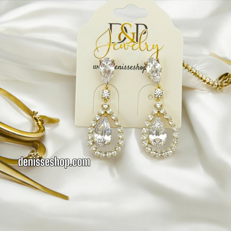 14K WHITE STONE DROP SHAPE EARRING E637