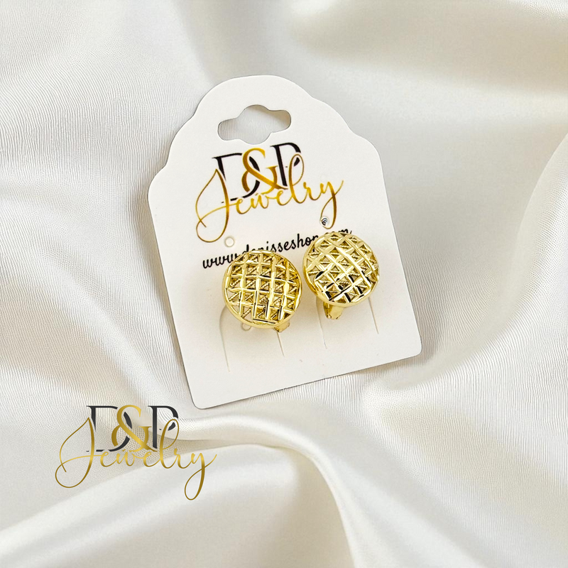 14K GOLD/ BUTTON HUGGIE EARRING E991