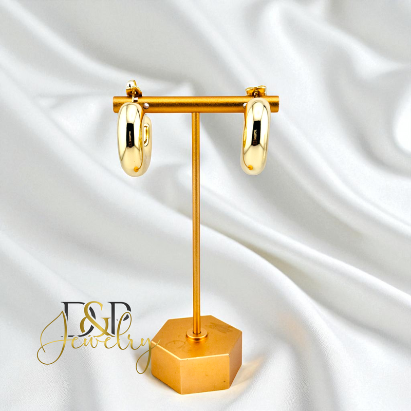 14K  CHUNKY DESIGN STUD EARRING E928