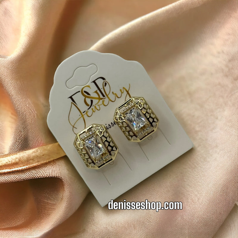 14K WHITE STONE EARRINGS E357