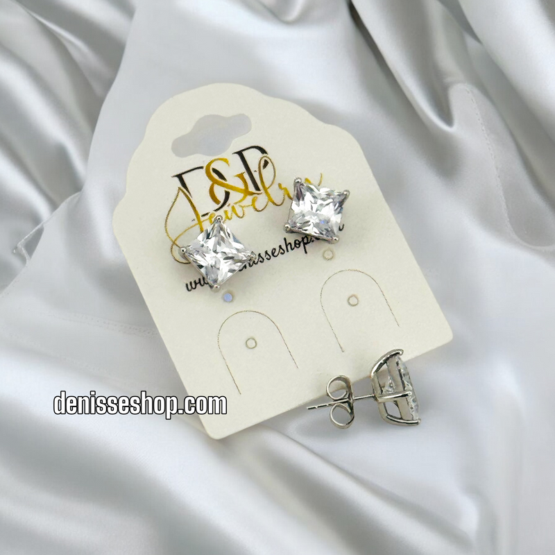 SILVER/ WHITE SQUARE STONE STUD EARRING E698