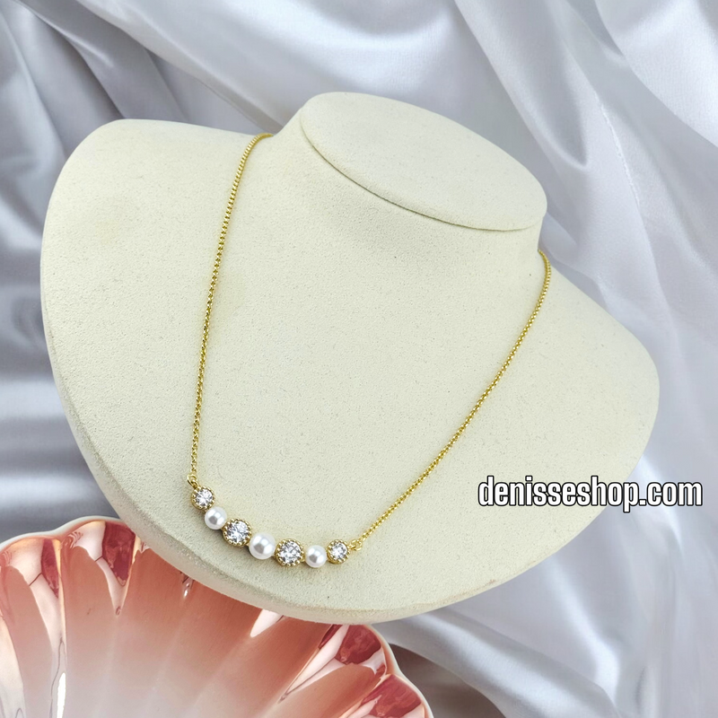 14K GOLD  WHITE STONE NECKLACE  N39