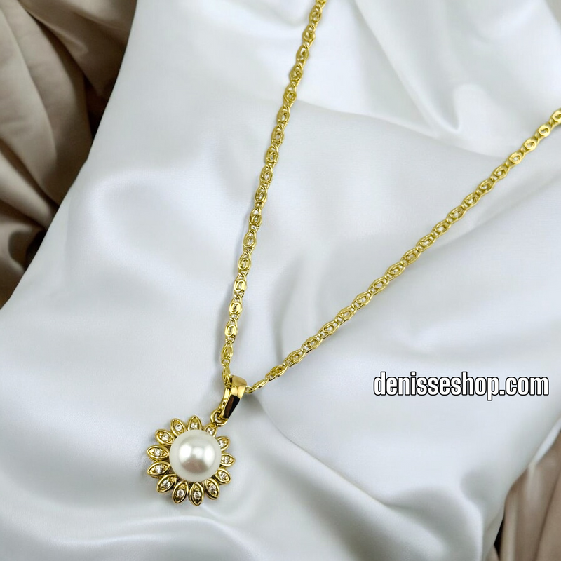 14K GOLD / WHITE  PEARL FLOWER NECKLACE N57