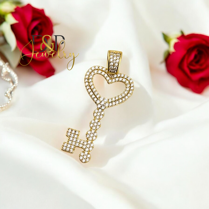 14K KEY PENDANT P820