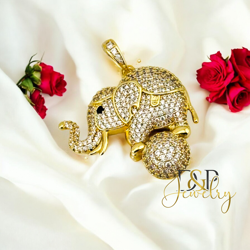 14K CUTE ELEPHANT PENDANT P847
