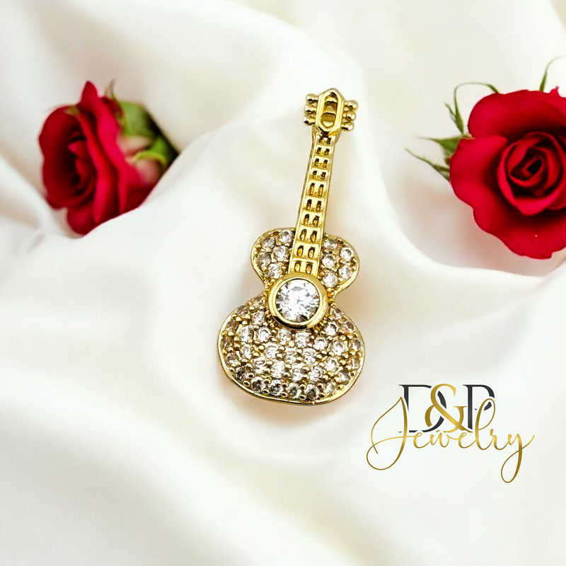14K GUITAR PENDANT P835