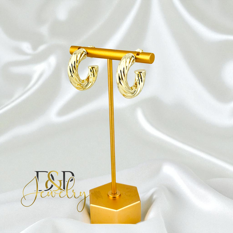 14K  CHUNKY MEDIUM DESIGN STUD EARRING E931