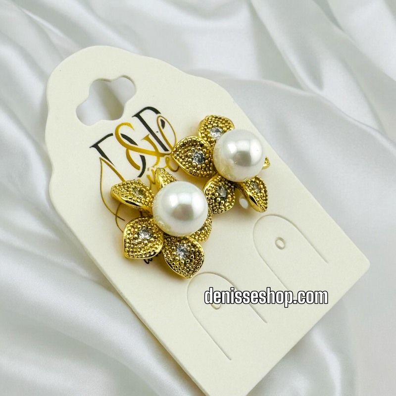 14K PEARL FLOWER EARRING E577