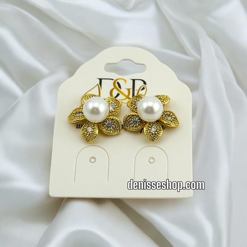 14K PEARL FLOWER EARRING E577