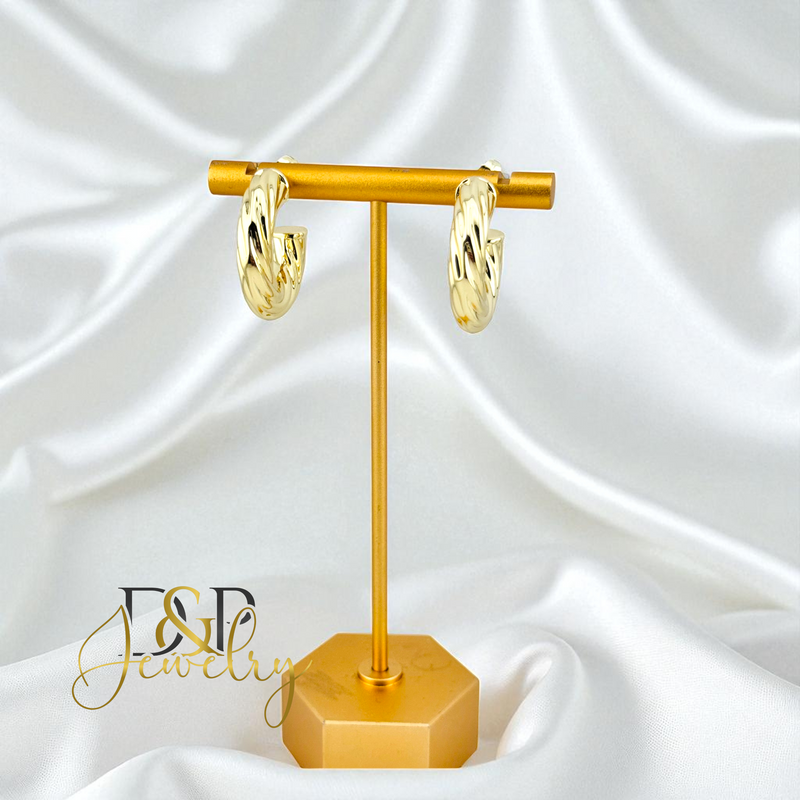 14K  CHUNKY MEDIUM DESIGN STUD EARRING E931