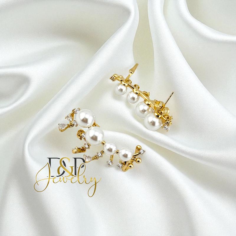 14K GOLD/ PEARL CUFF EARRINGS E989