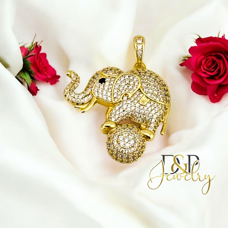 14K CUTE ELEPHANT PENDANT P847