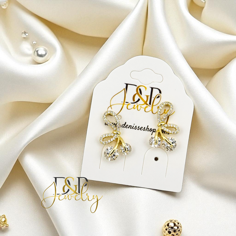 14K  WHITE STONE EARRING E902