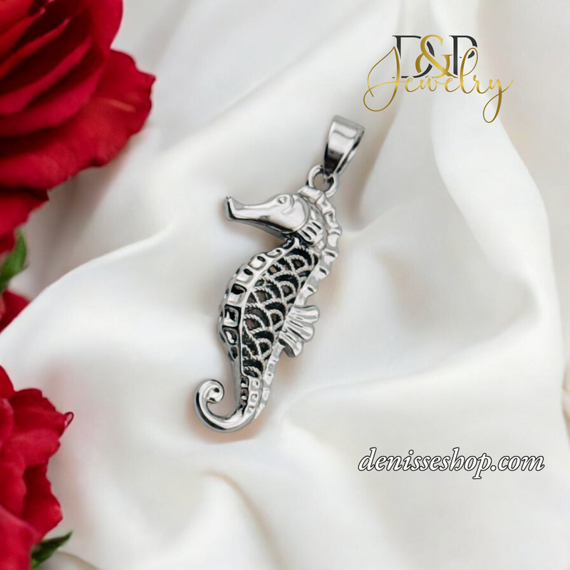 SILVER SEA HORSE PENDANT P714