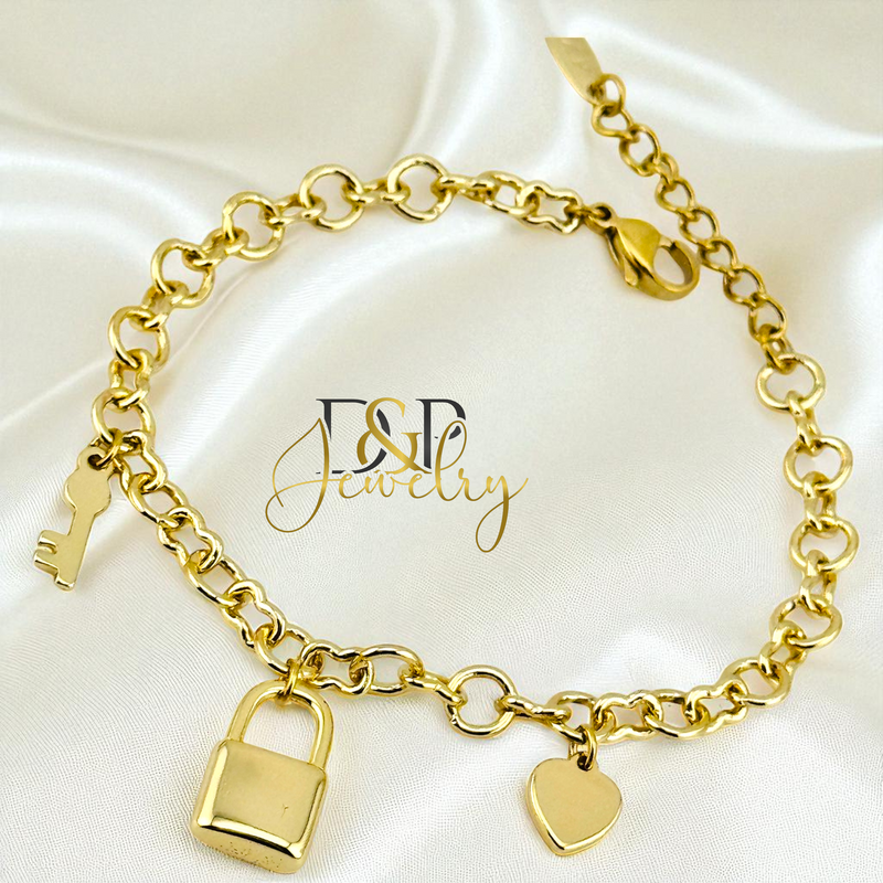 18K LOCK AND HEART CHARM BRACELET BR827