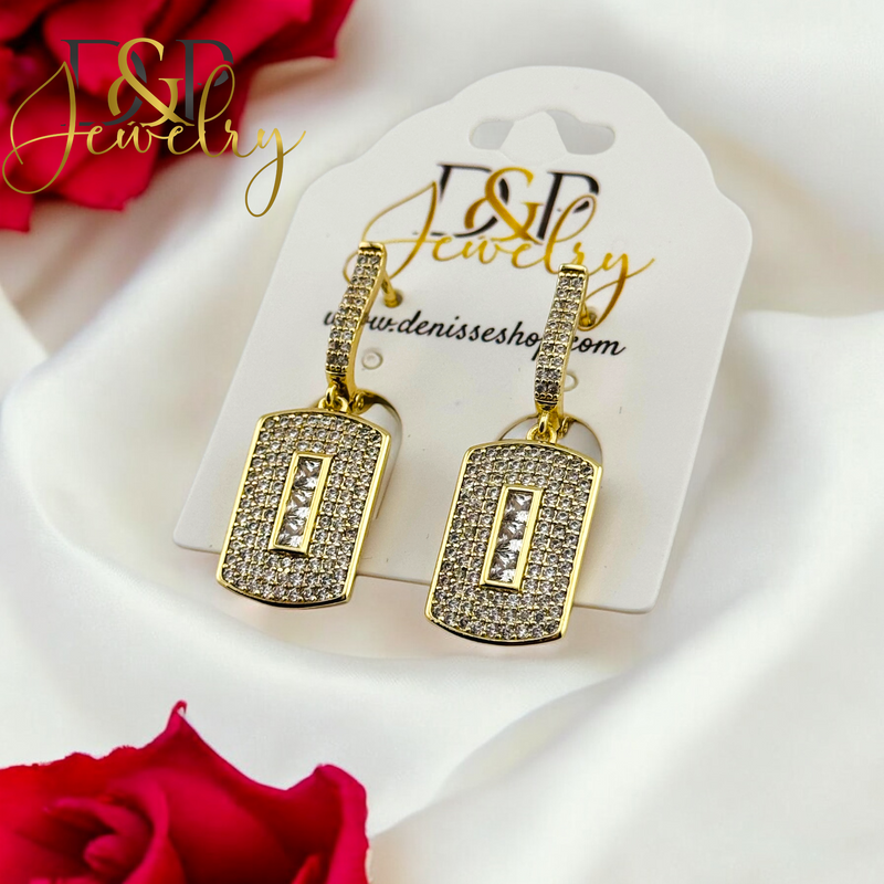 14K HUGGIE WHITE STONES EARRING E842