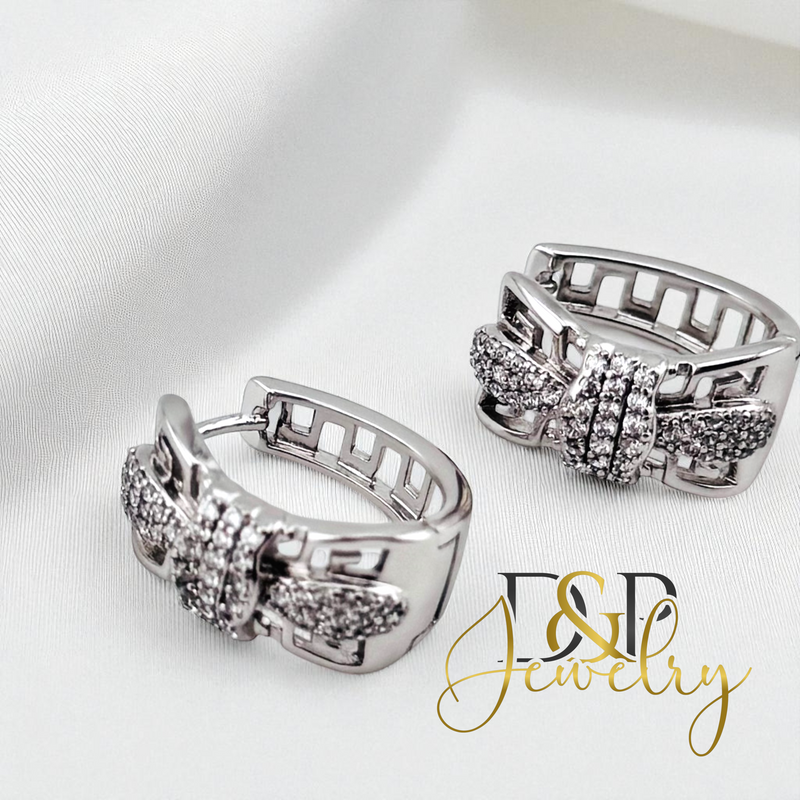 SILVER BOW DESIGN HOOP EARRING HP836