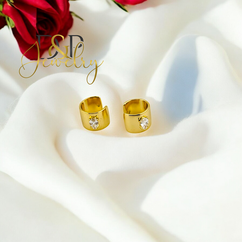 14K EAR CUFF  WHITE STONES EARRING E841