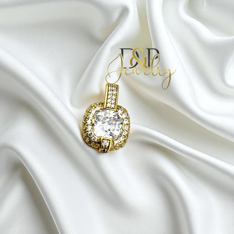 14K GOLD/WHITE STONE PENDANT P897